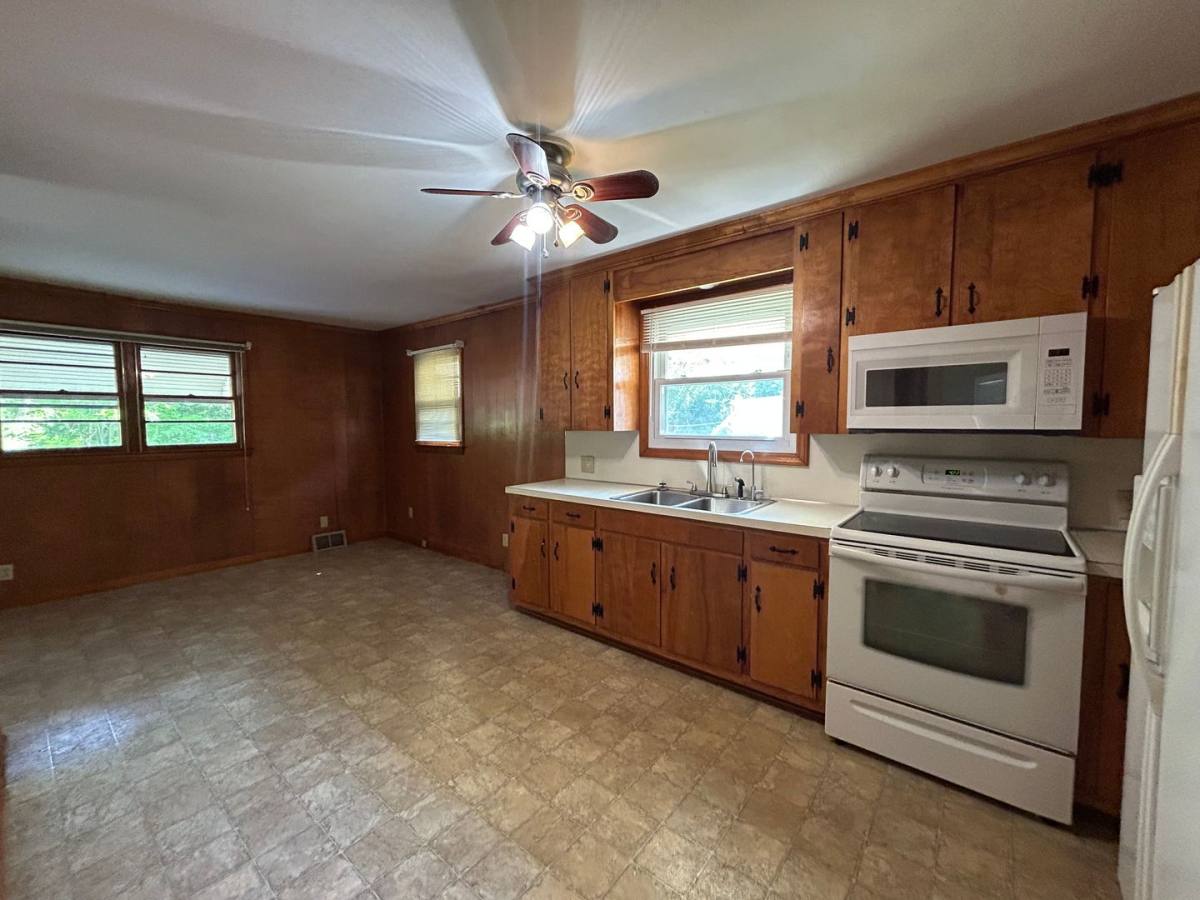 House for rent at 110 Oakland Ave, Kernersville, NC 27284
