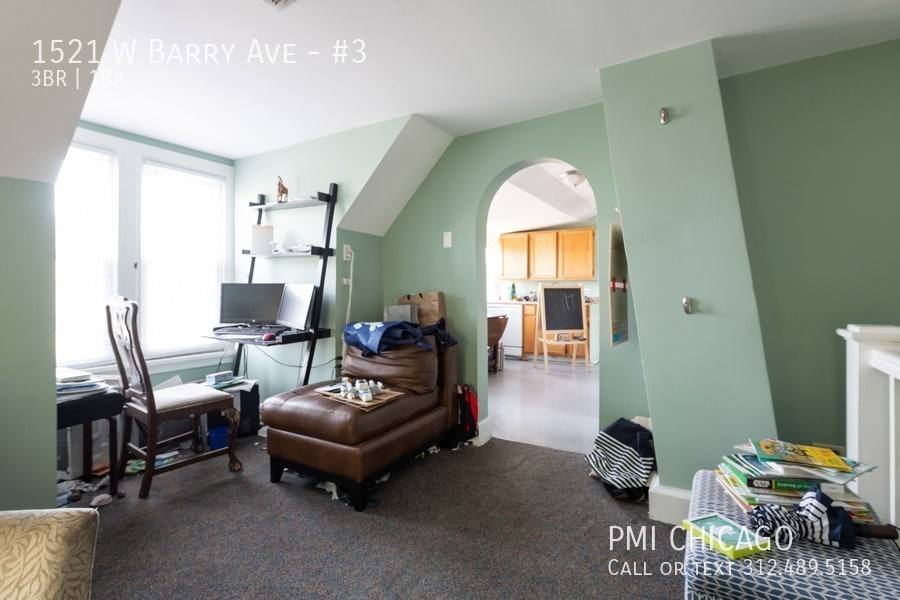 Apartment for rent at 1521 W Barry Ave #3, Chicago, IL 60657