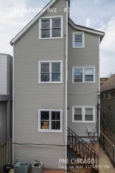 Apartment for rent at 1521 W Barry Ave #3, Chicago, IL 60657