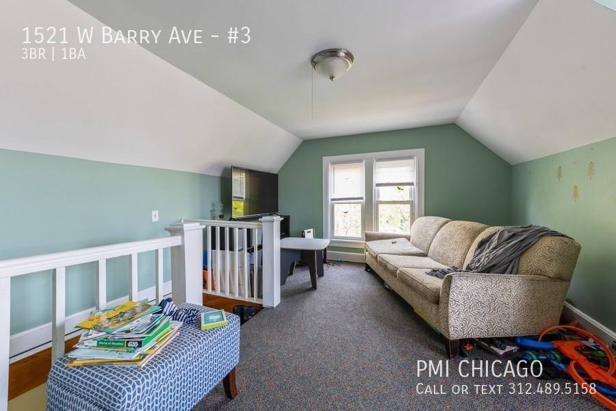 Apartment for rent at 1521 W Barry Ave #3, Chicago, IL 60657