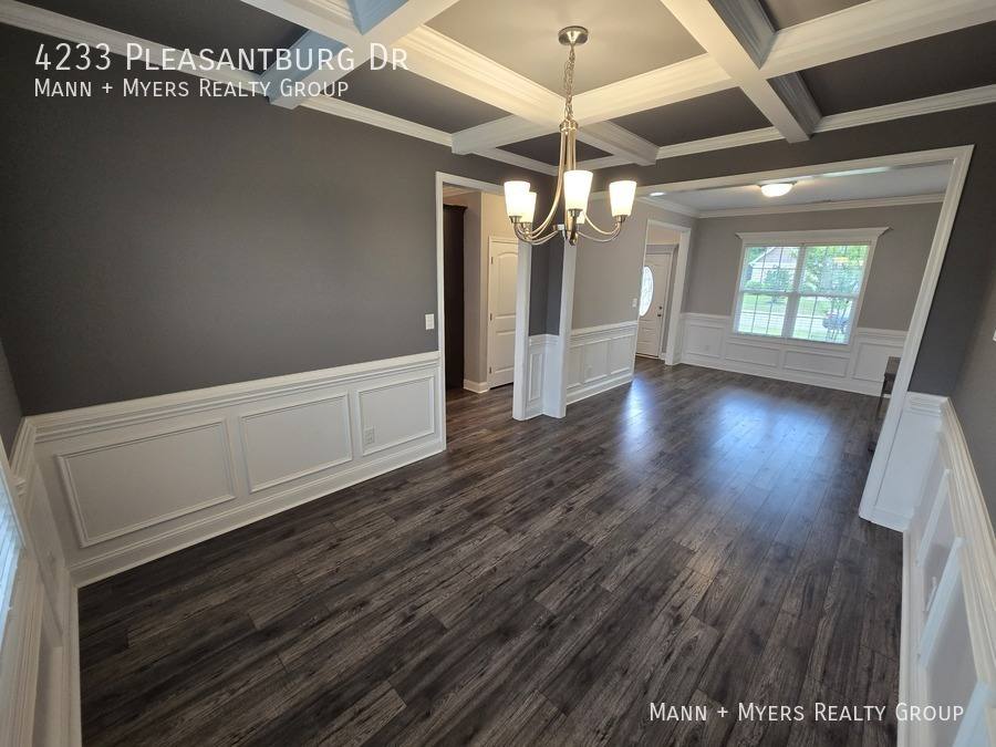 House for rent at 4233 Pleasantburg Dr, Fayetteville, NC 28312