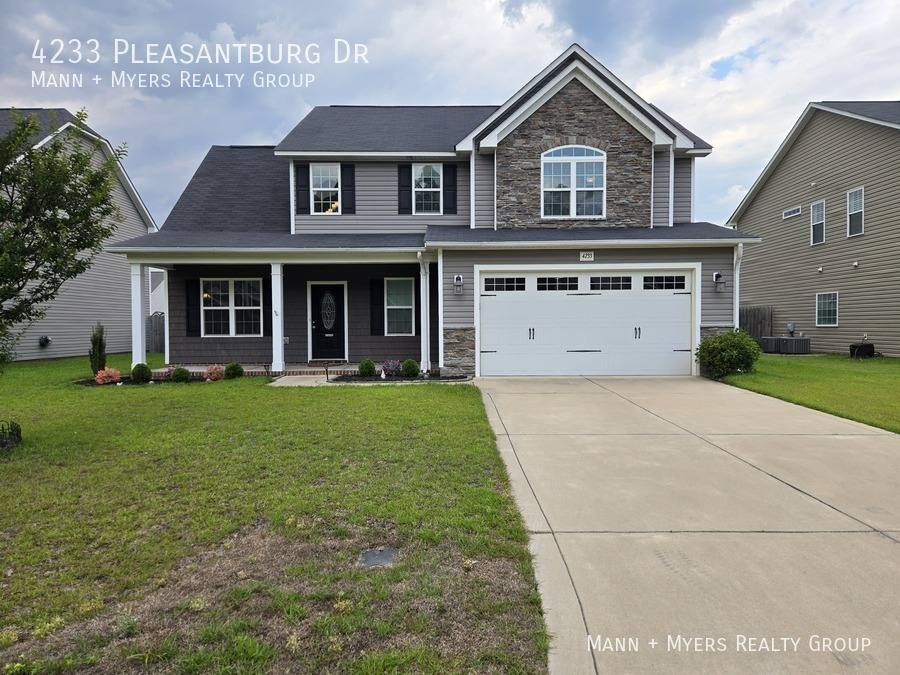 House for rent at 4233 Pleasantburg Dr, Fayetteville, NC 28312