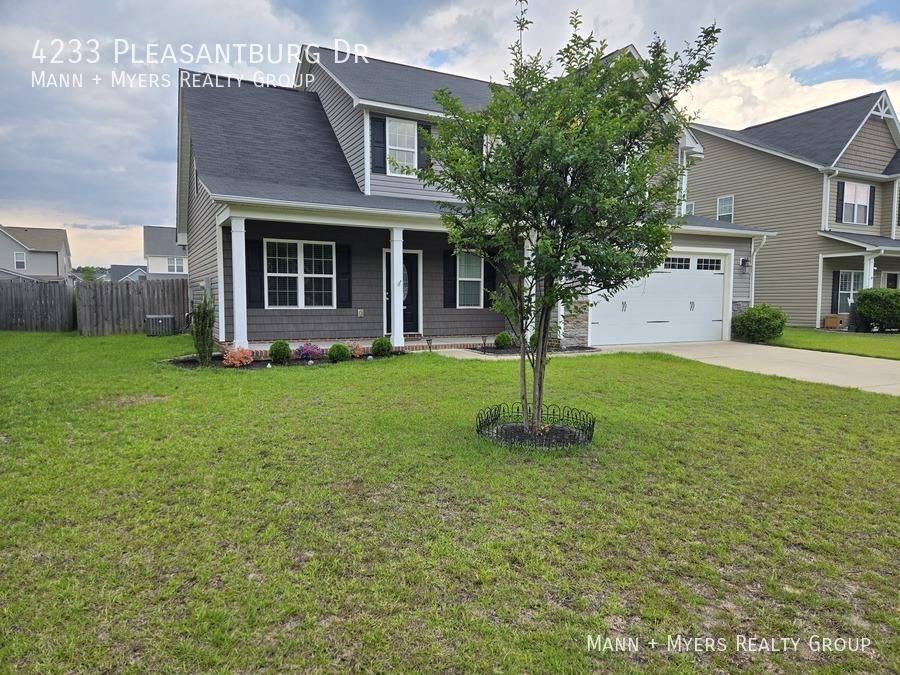 House for rent at 4233 Pleasantburg Dr, Fayetteville, NC 28312