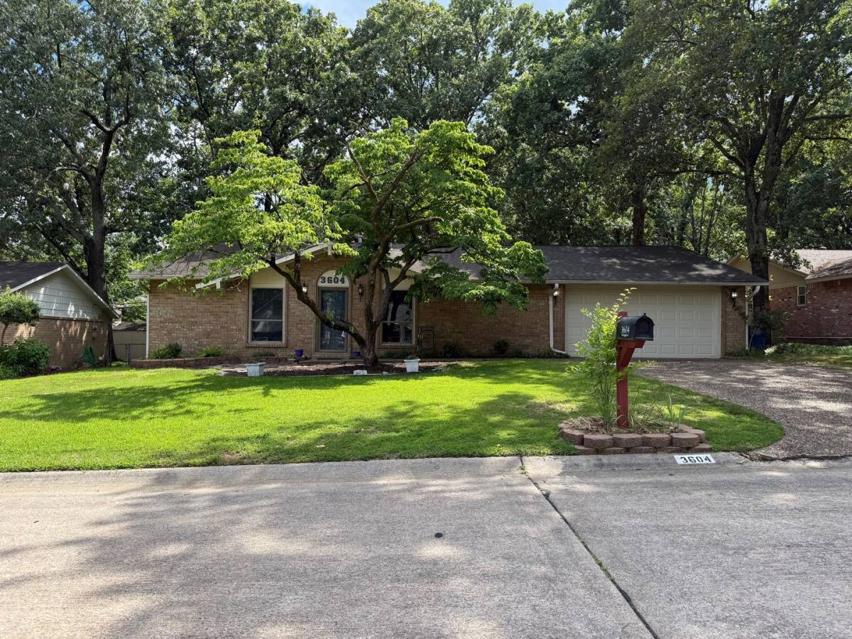 House for rent at 3604 Royal Oak Dr, North Little Rock, AR 72116