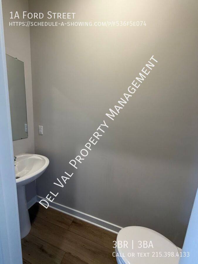 Townhouse for rent at 1A Ford St, Bridgeport, PA 19405
