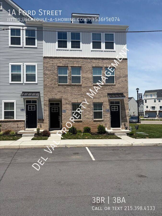 Townhouse for rent at 1A Ford St, Bridgeport, PA 19405