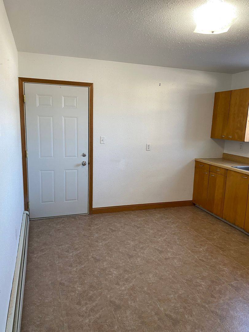 Apartment for rent at 810 10th St NE, Jamestown, ND 58401