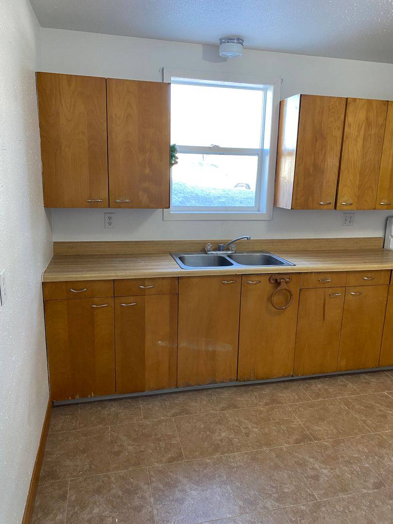 Apartment for rent at 810 10th St NE, Jamestown, ND 58401