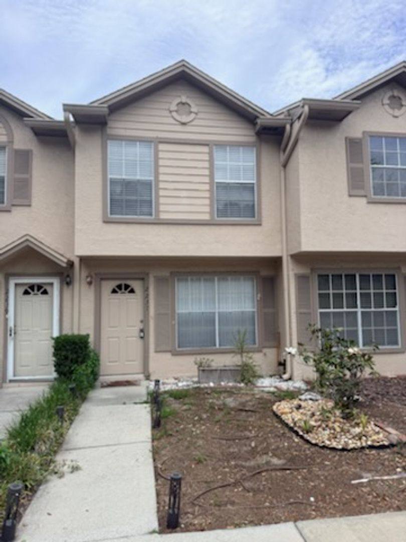 Townhouse for rent at 2237 Fletchers Point Circle, Tampa, FL 33613