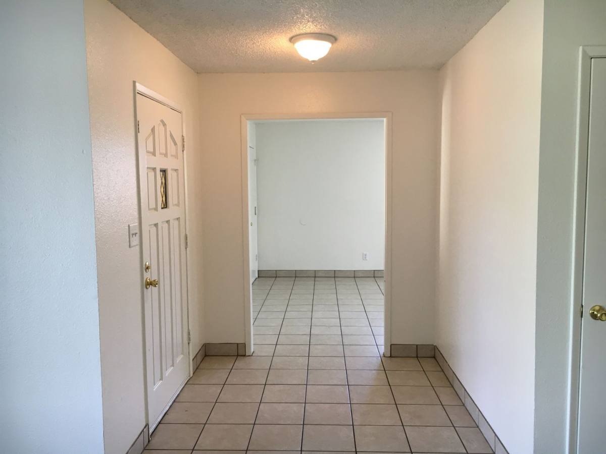 House for rent at 952 Mango Dr, Modesto, CA 95356