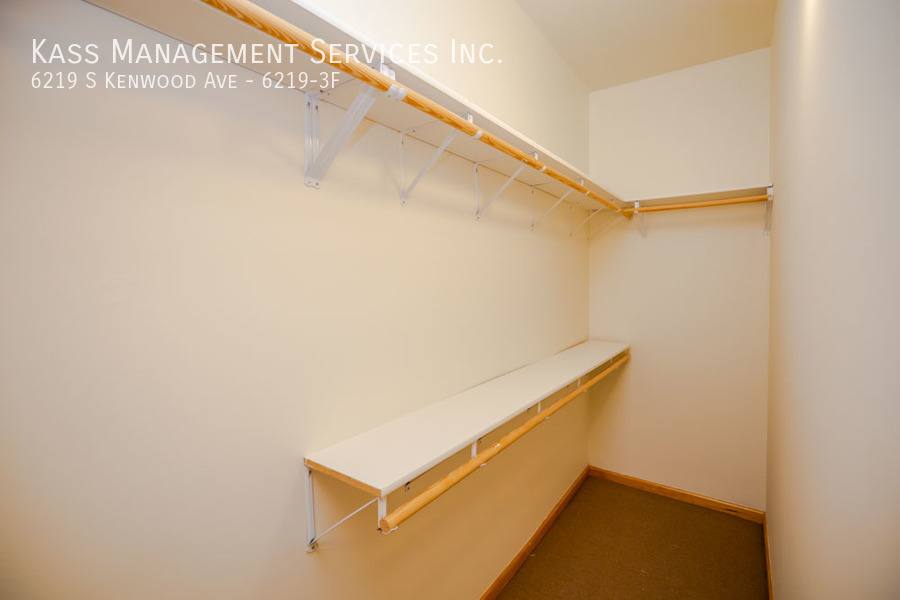 Apartment for rent at 6219 S Kenwood Ave #3F, Chicago, IL 60637