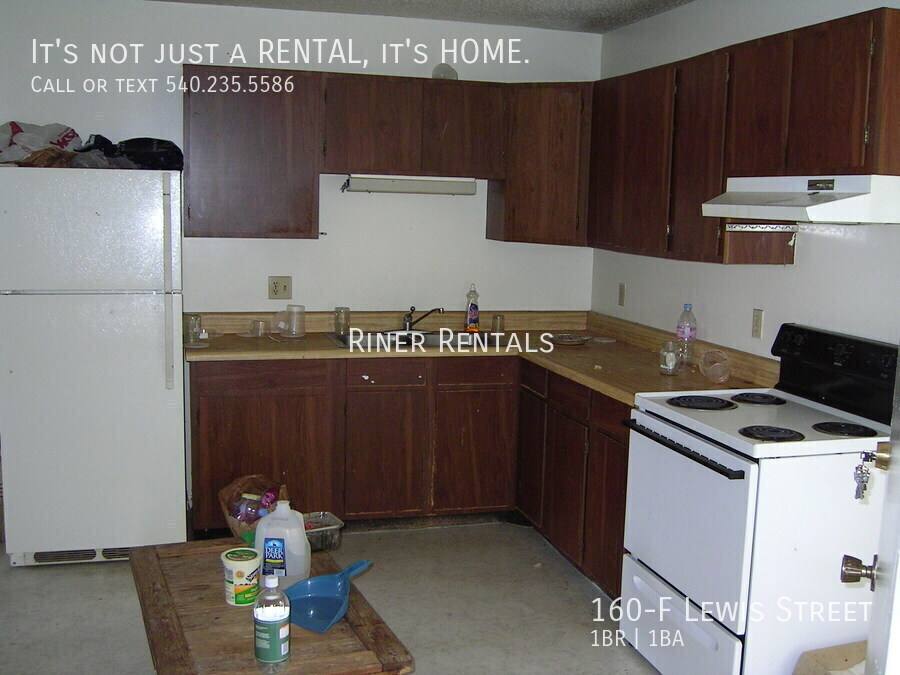 Apartment for rent at 160-F Lewis St, Harrisonburg, VA 22801