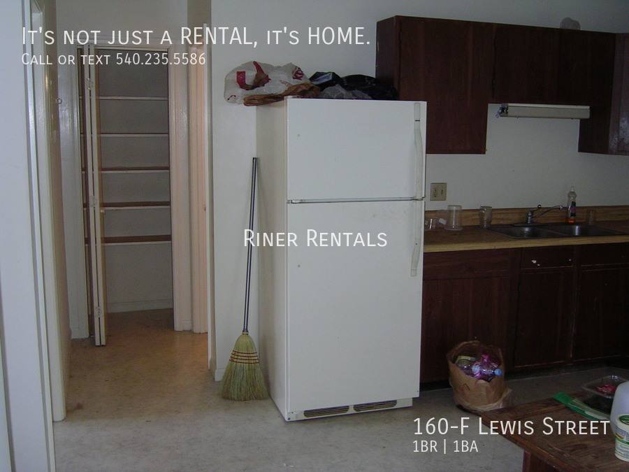 Apartment for rent at 160-F Lewis St, Harrisonburg, VA 22801