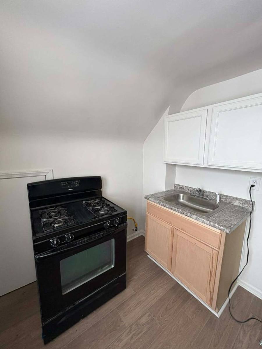 Apartment for rent at 3661 E 151st St, Cleveland, OH 44120