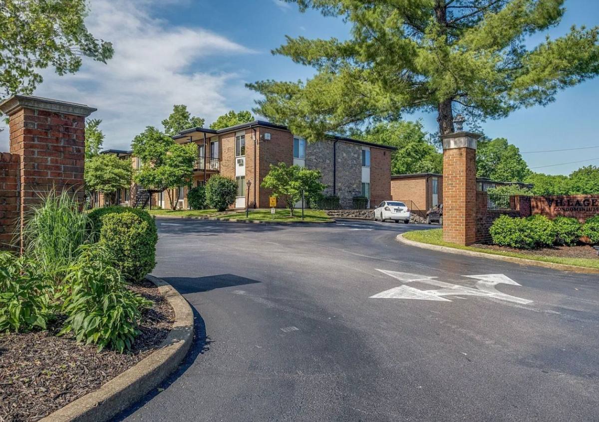 Condo for rent at 2601 Hillsboro Pike D-8, Nashville, TN 37212