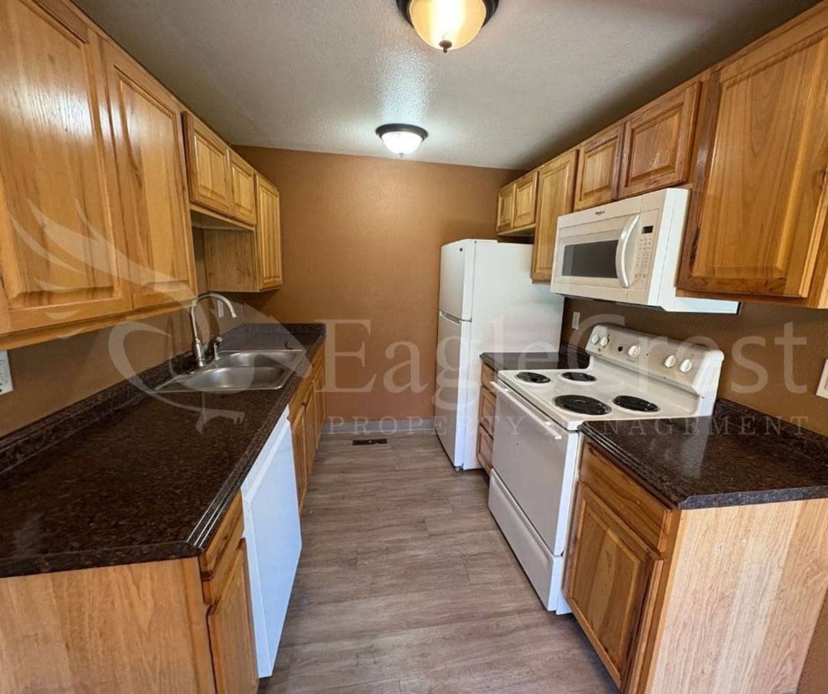 Apartment for rent at 300 E Dogwood Ave, Hermiston, OR 97838