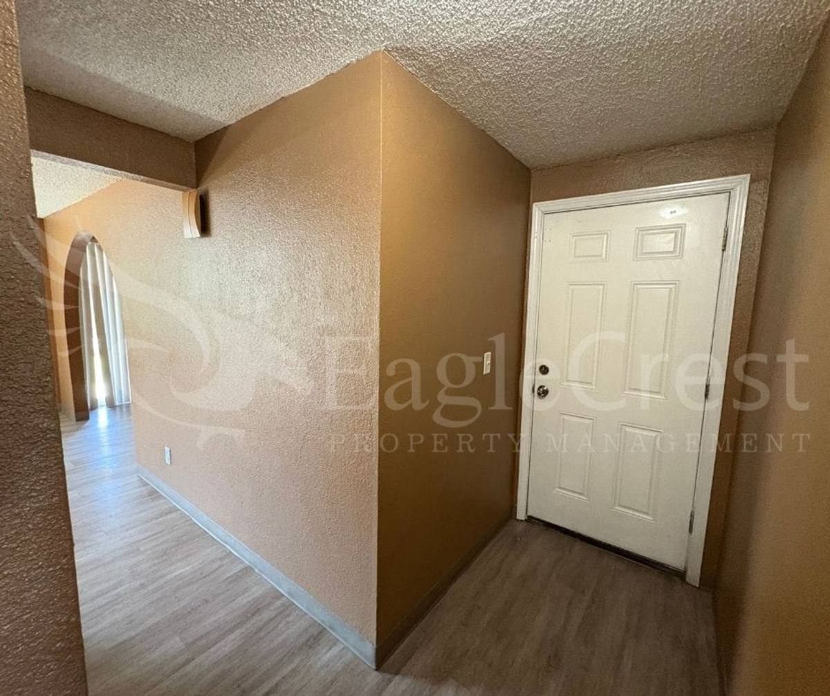 Apartment for rent at 300 E Dogwood Ave, Hermiston, OR 97838