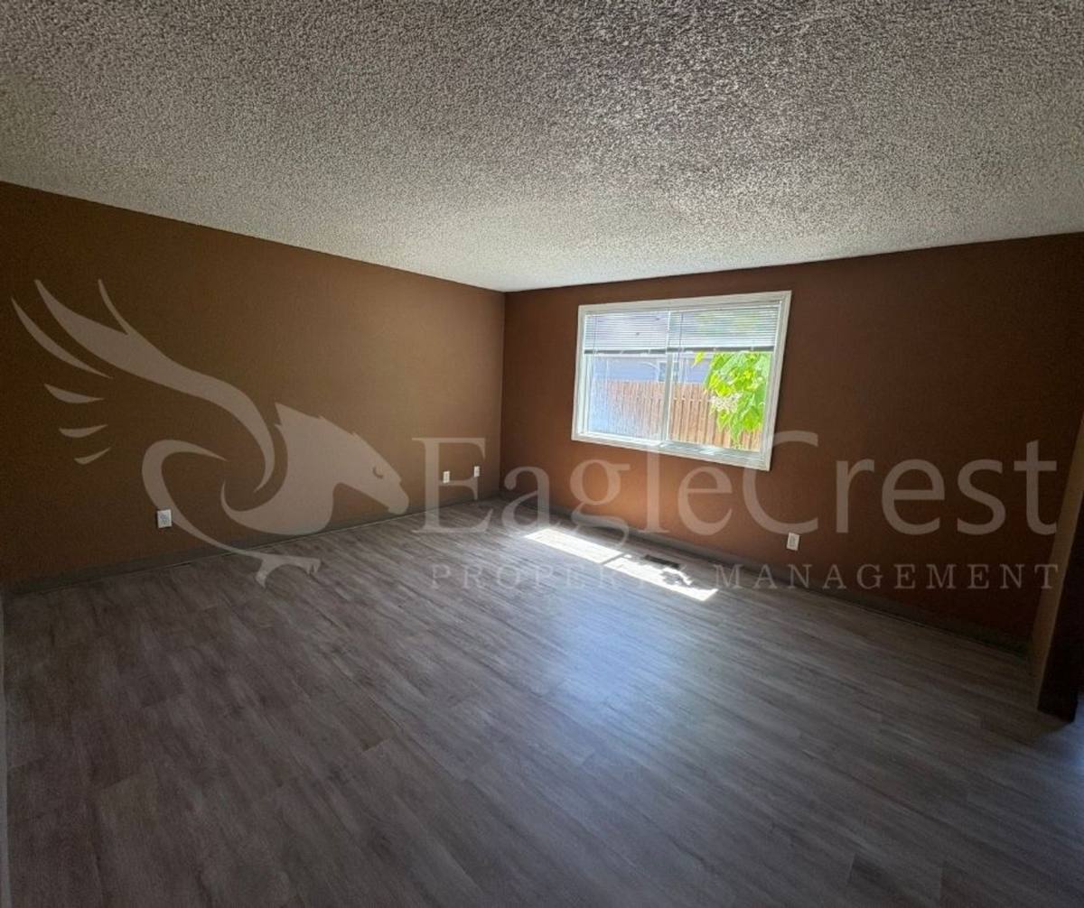 Apartment for rent at 300 E Dogwood Ave, Hermiston, OR 97838