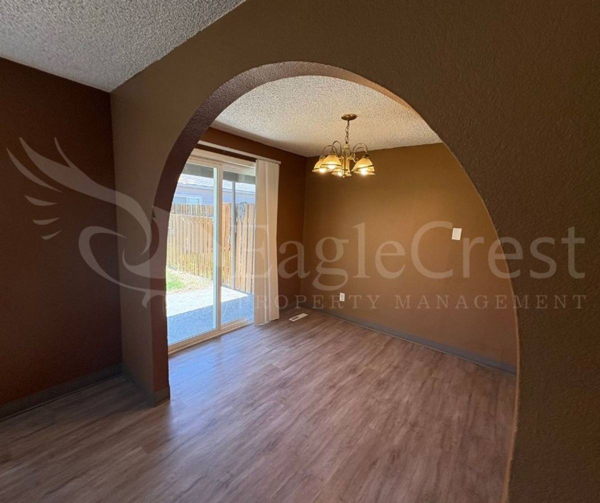 Apartment for rent at 300 E Dogwood Ave, Hermiston, OR 97838