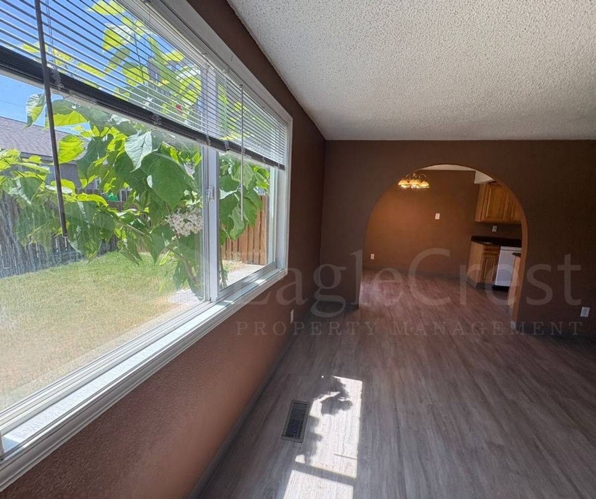 Apartment for rent at 300 E Dogwood Ave, Hermiston, OR 97838