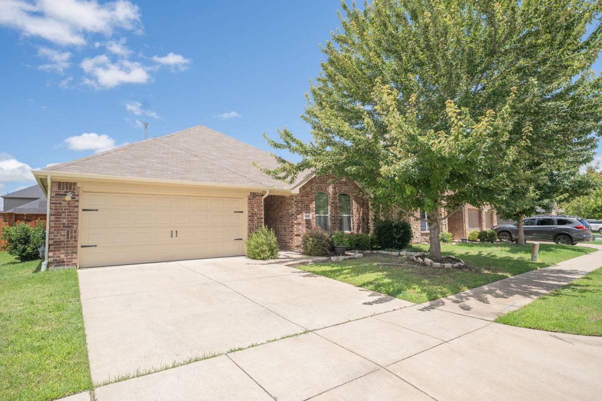 House for rent at 312 Hawthorn Dr, Rockwall, TX 75087