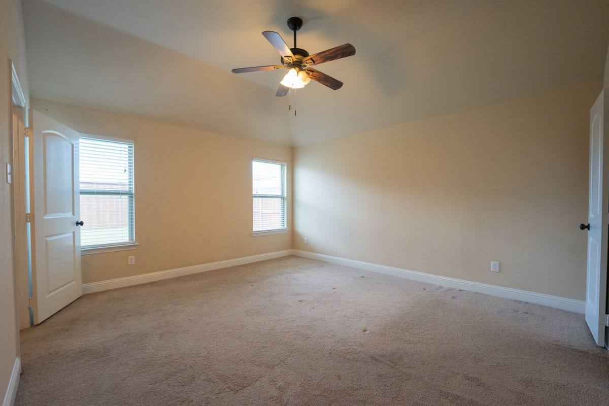 House for rent at 312 Hawthorn Dr, Rockwall, TX 75087
