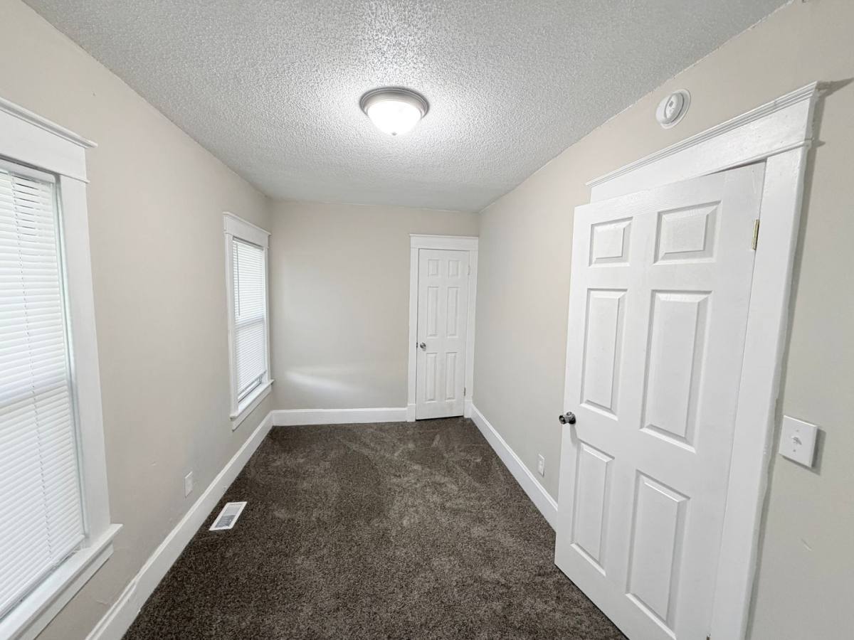House for rent at 10104 E Golf Ave, Independence, MO 64053
