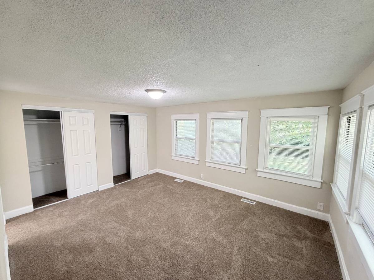 House for rent at 10104 E Golf Ave, Independence, MO 64053