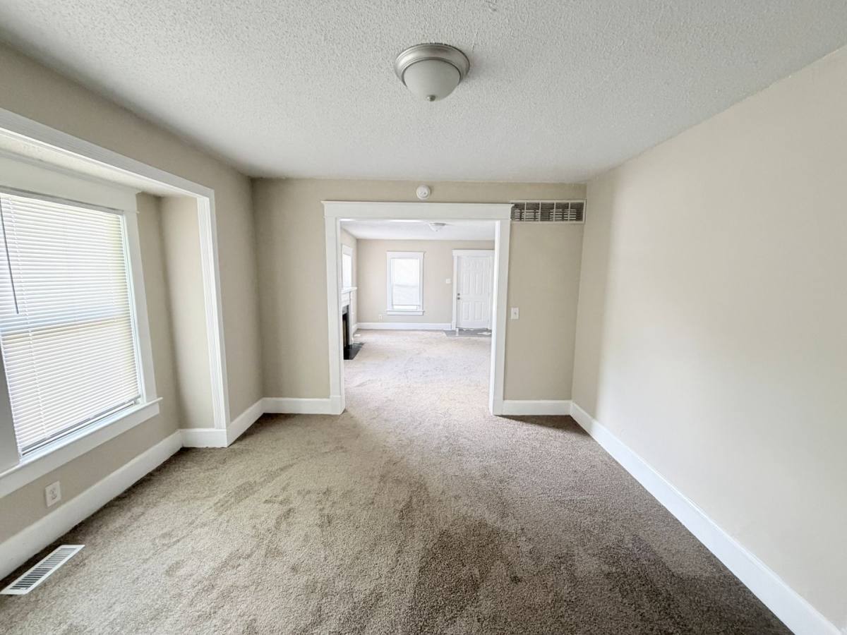 House for rent at 10104 E Golf Ave, Independence, MO 64053