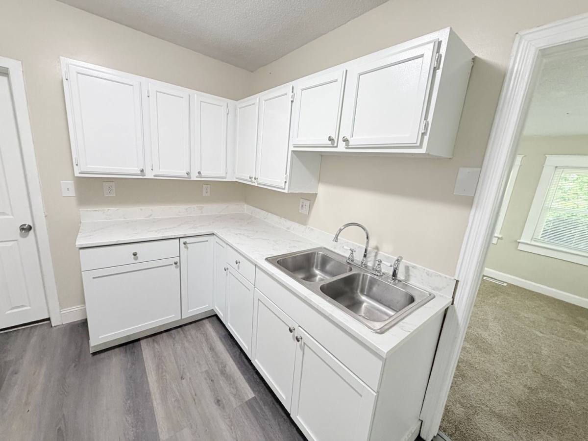 House for rent at 10104 E Golf Ave, Independence, MO 64053