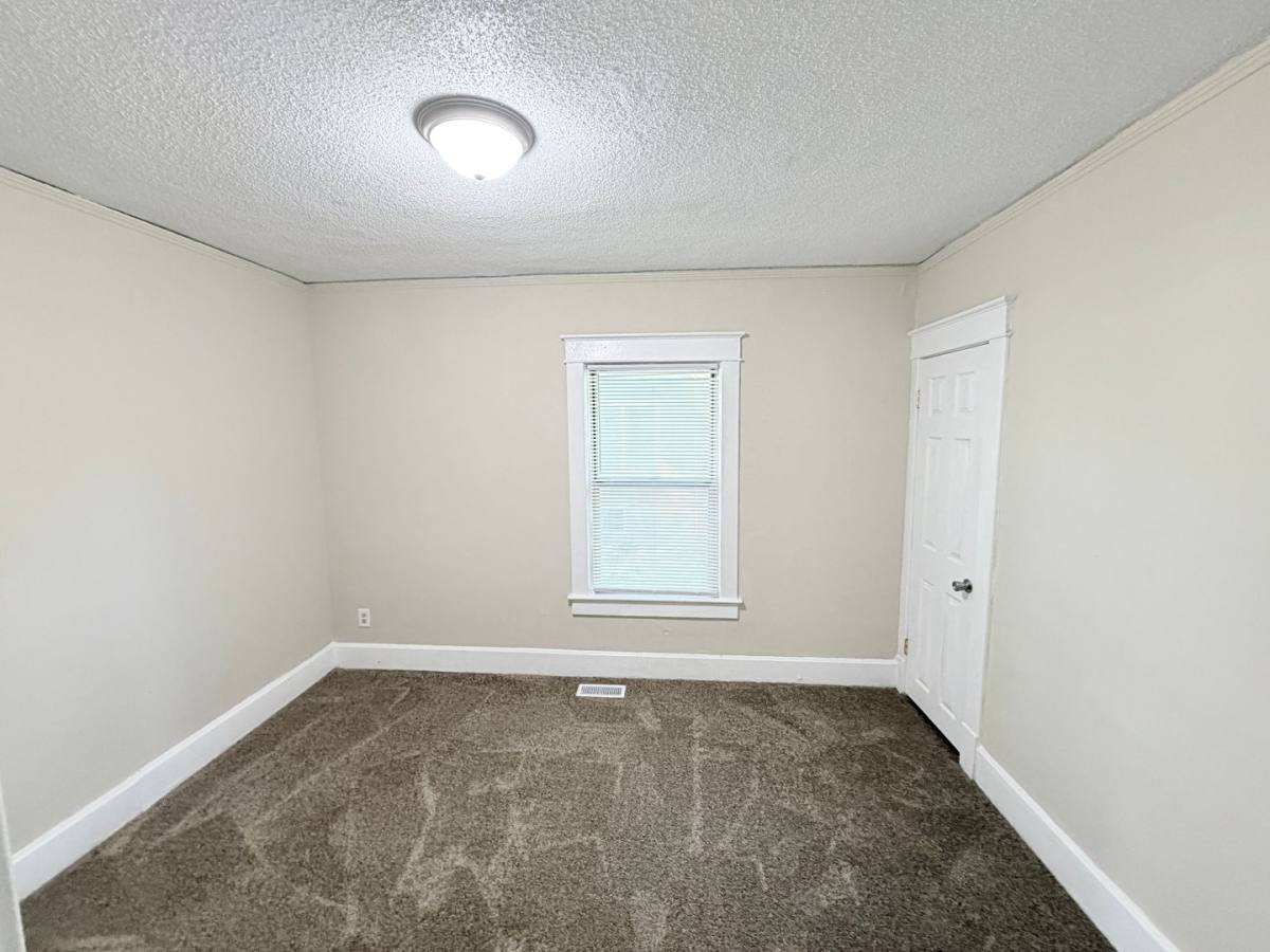 House for rent at 10104 E Golf Ave, Independence, MO 64053