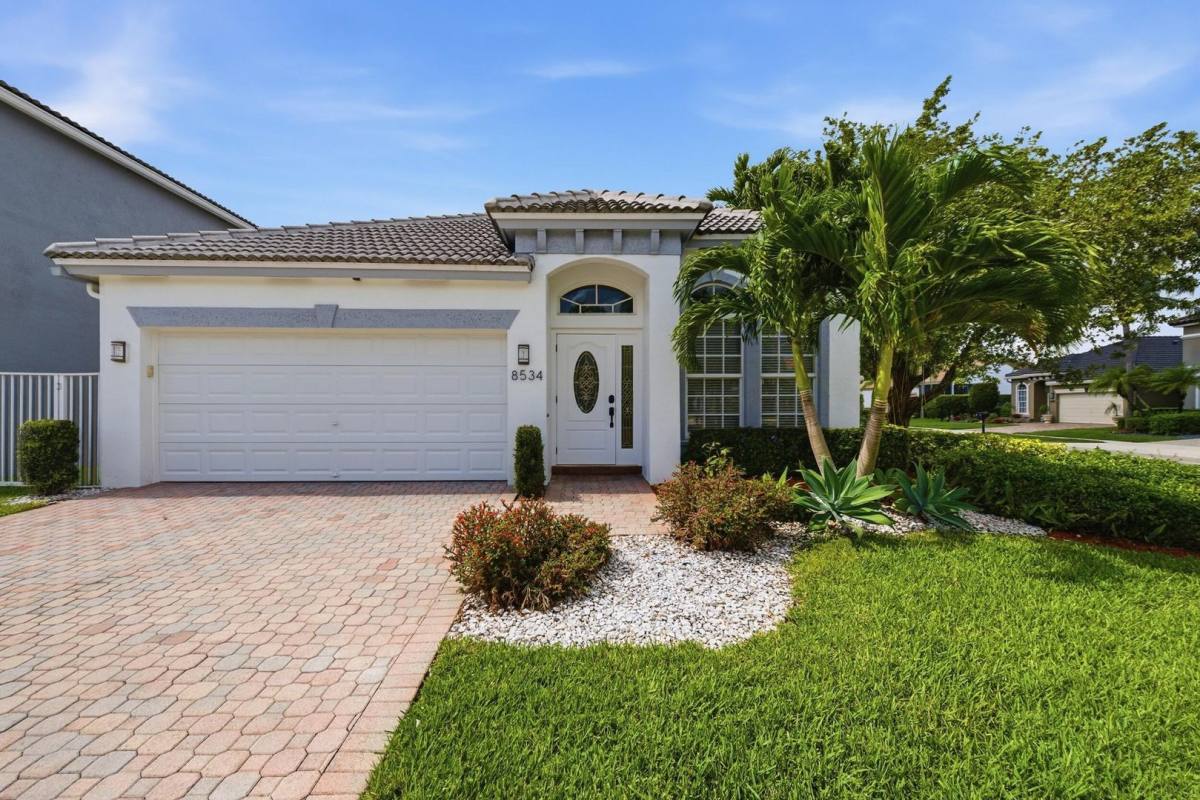House for rent at 8534 Via D Oro, Boca Raton, FL 33433