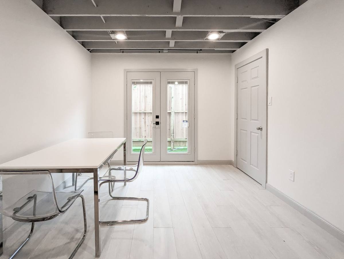 Apartment for rent at 2306 Addison Rd, Houston, TX 77030