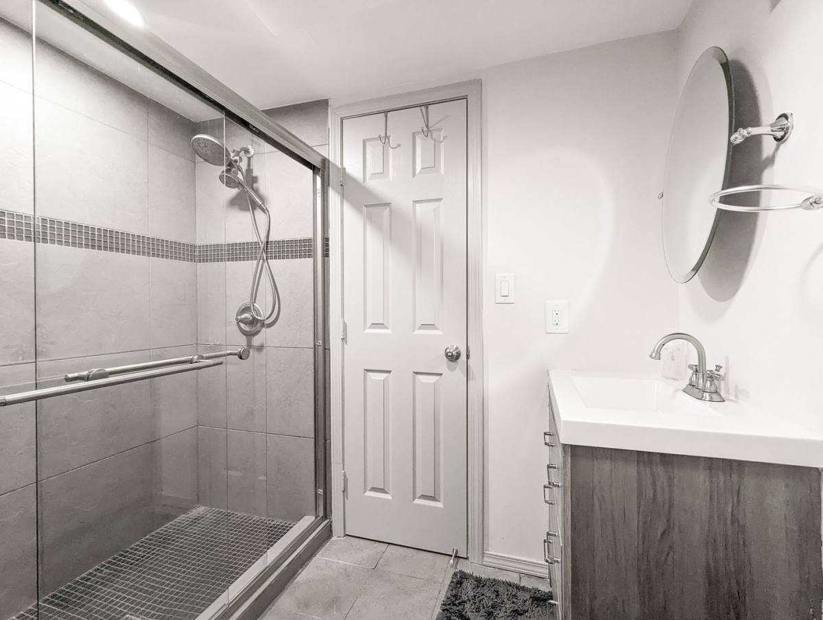Apartment for rent at 2306 Addison Rd, Houston, TX 77030