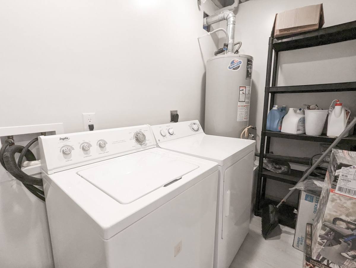 Apartment for rent at 2306 Addison Rd, Houston, TX 77030