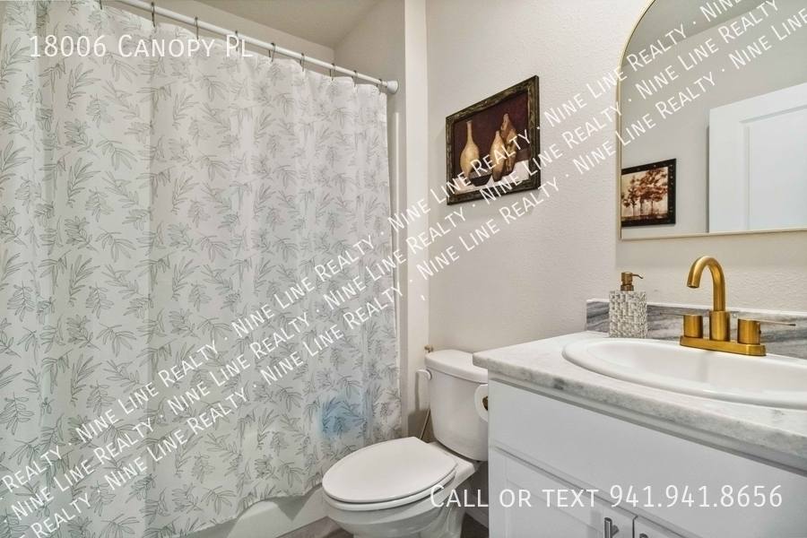 House for rent at 18006 Canopy Place, Bradenton, FL 34211