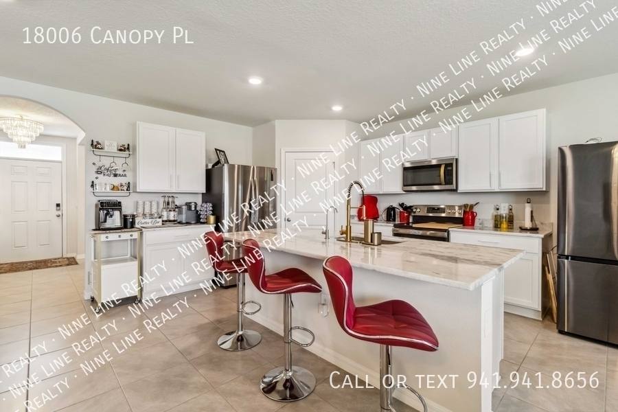House for rent at 18006 Canopy Place, Bradenton, FL 34211