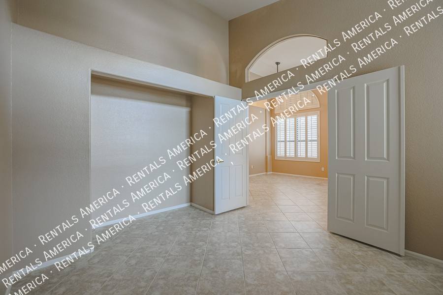 House for rent at 263 E Ashurst Dr, Phoenix, AZ 85048