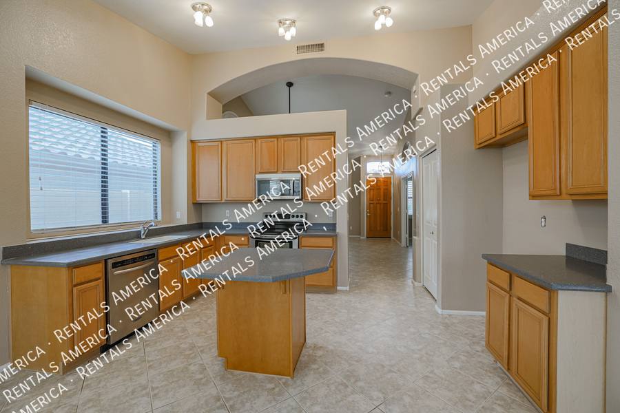 House for rent at 263 E Ashurst Dr, Phoenix, AZ 85048