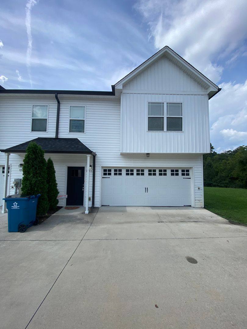 Townhouse for rent at 8445 Brookmoor Lane, Ooltewah, TN 37363