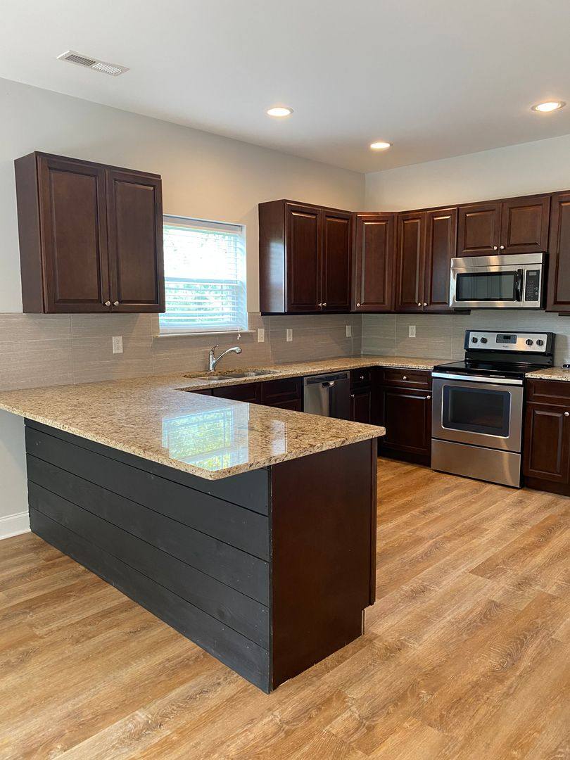 Townhouse for rent at 8445 Brookmoor Lane, Ooltewah, TN 37363