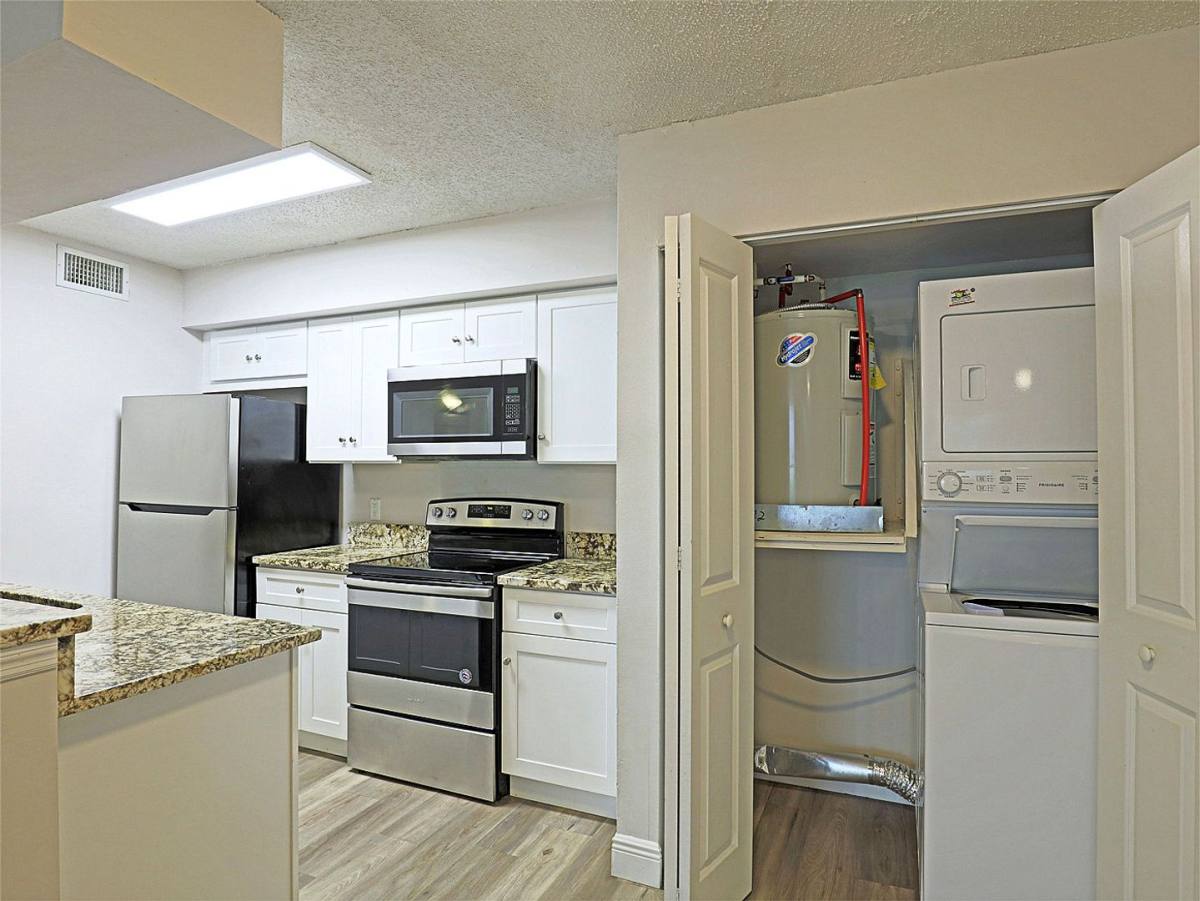 Apartment for rent at 5305 Summerlin Rd, Fort Myers, FL 33919