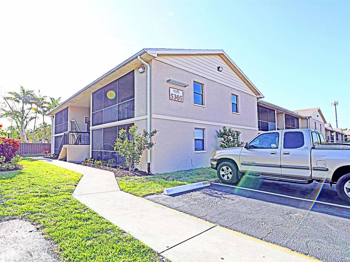 Apartment for rent at 5305 Summerlin Rd, Fort Myers, FL 33919