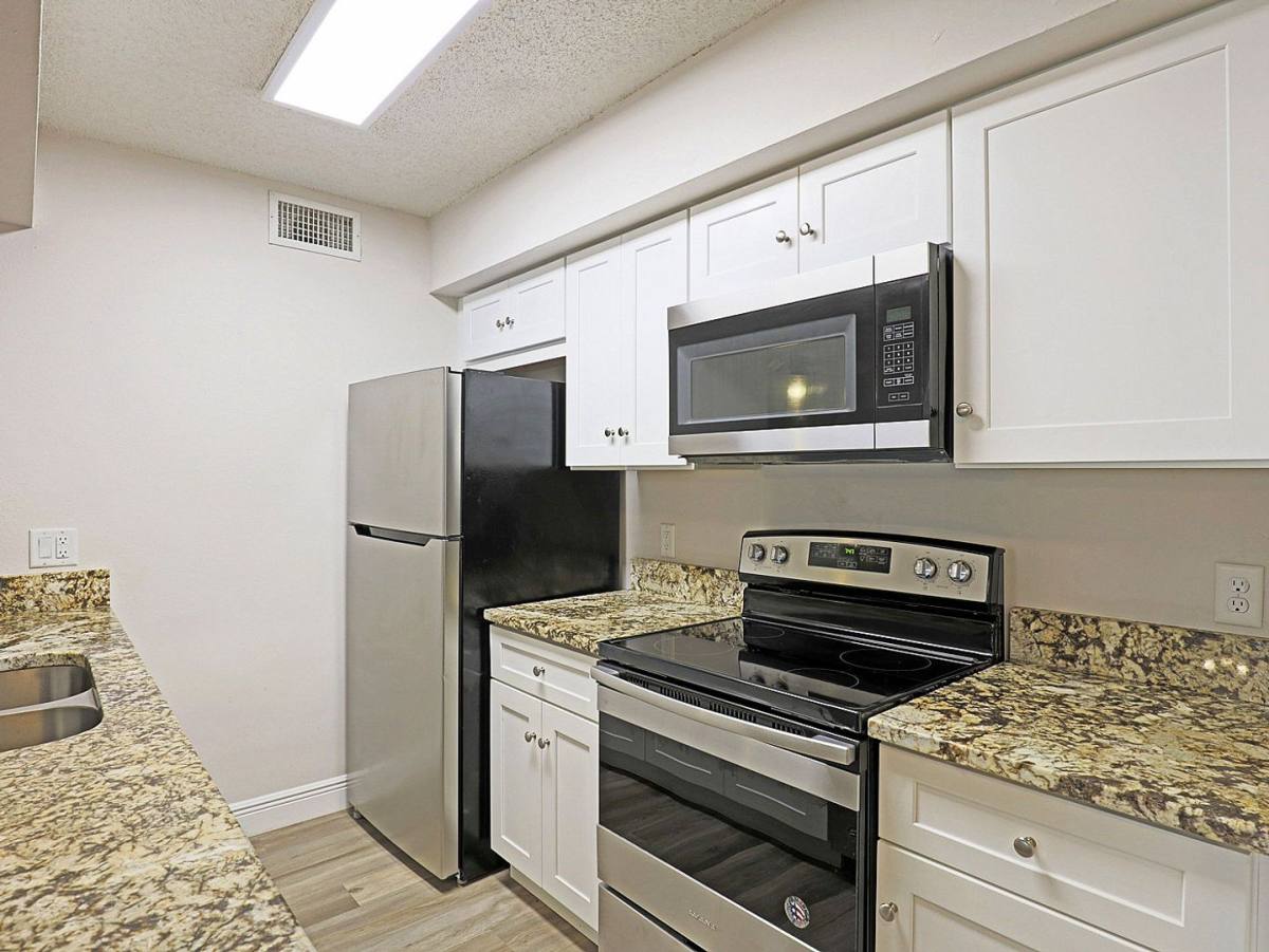 Apartment for rent at 5305 Summerlin Rd, Fort Myers, FL 33919