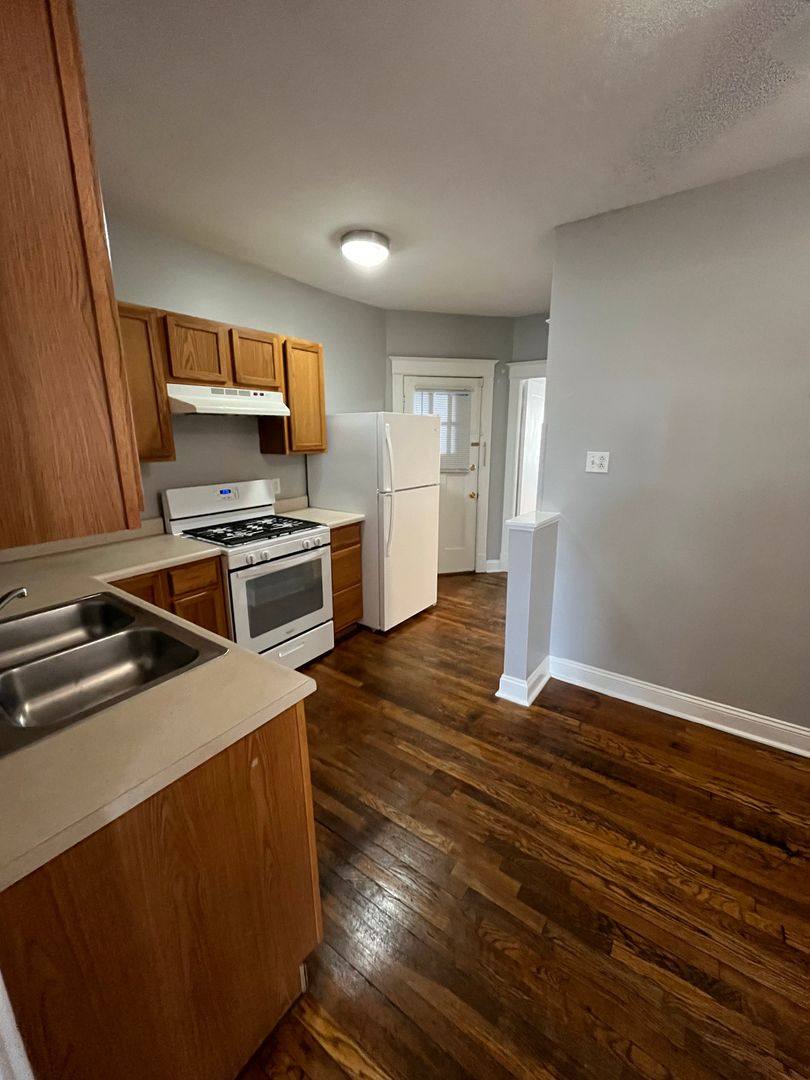 Apartment for rent at 5000 Lindenwood, Saint Louis, MO 63109