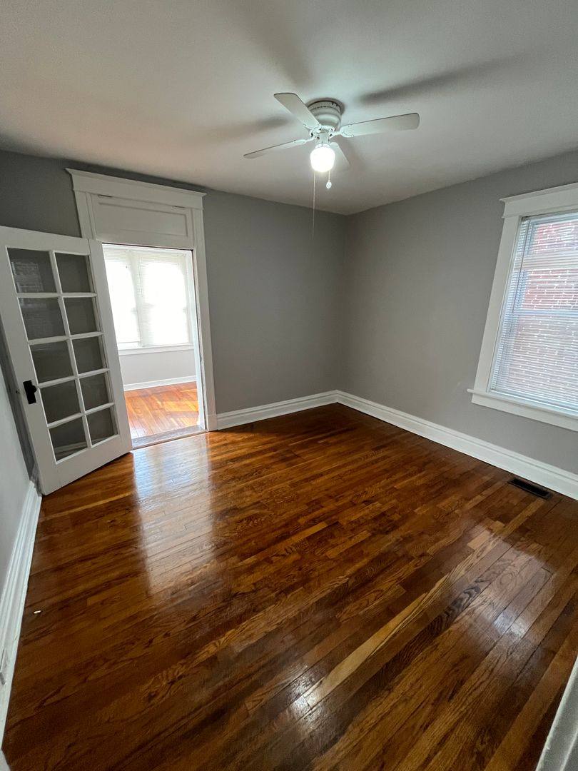 Apartment for rent at 5000 Lindenwood, Saint Louis, MO 63109