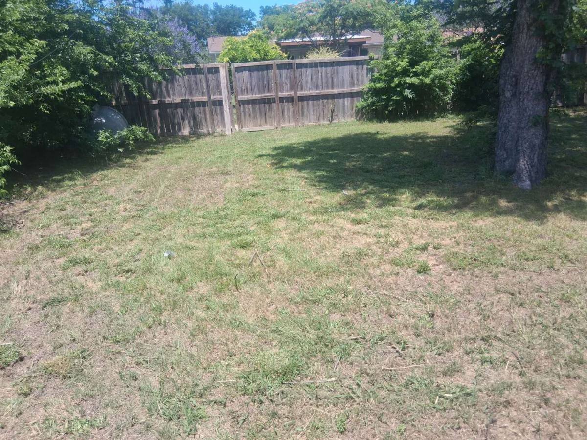 House for rent at 1621 E Park Blvd, Plano, TX 75074