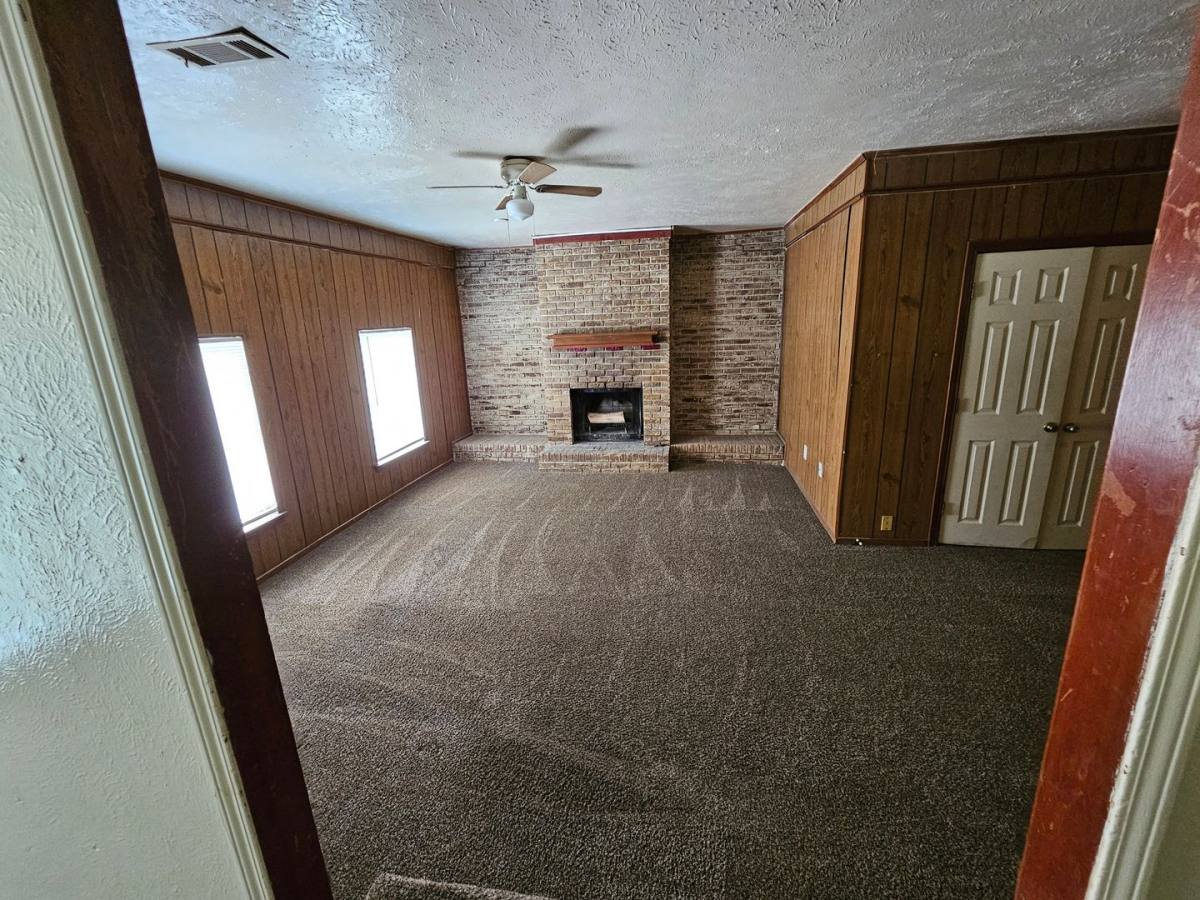 House for rent at 1621 E Park Blvd, Plano, TX 75074