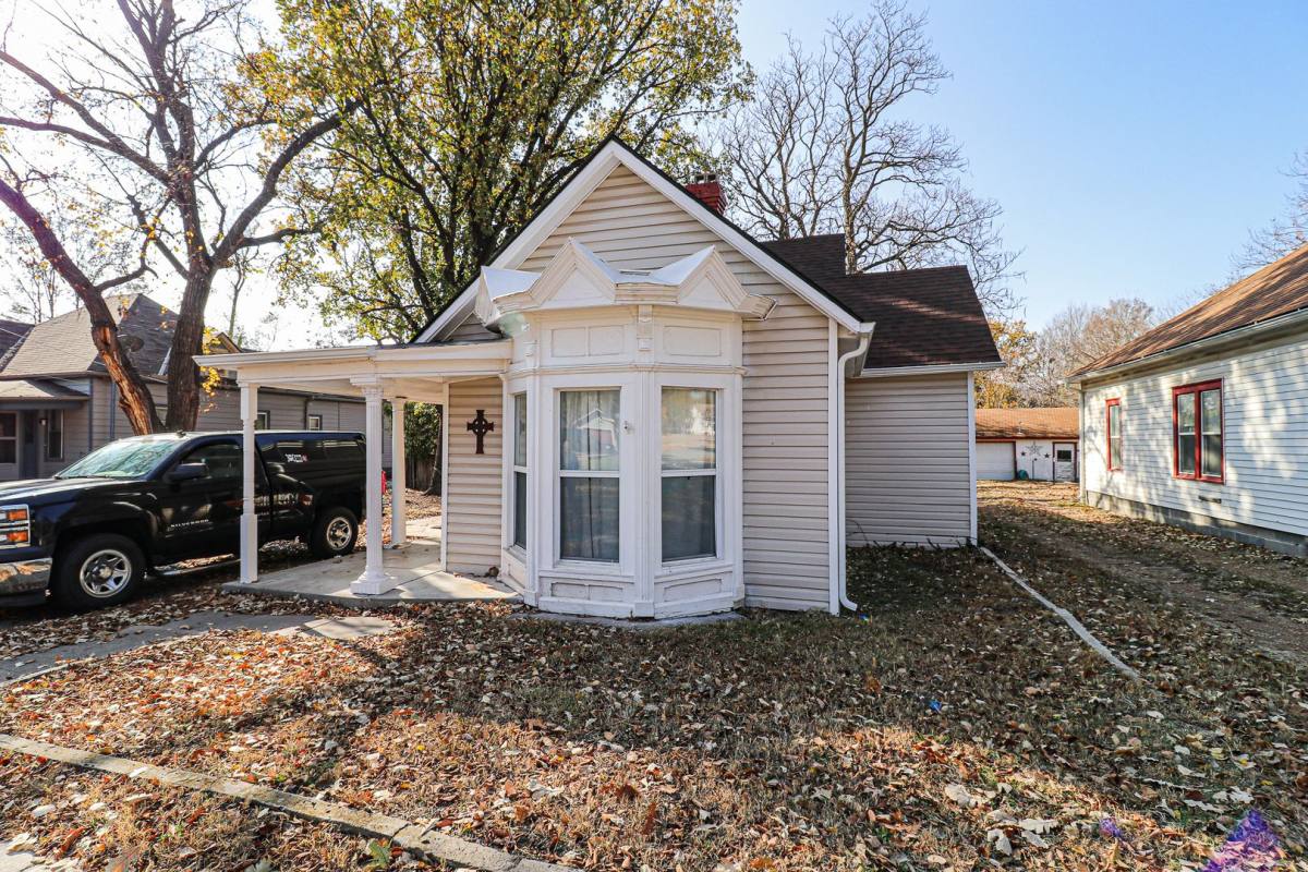 House for rent at 311 Harrison St, Newton, KS 67114