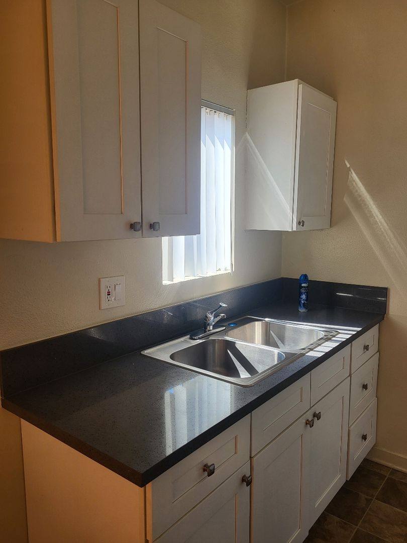 Apartment for rent at 828 S Glendale Ave #12, Glendale, CA 91205
